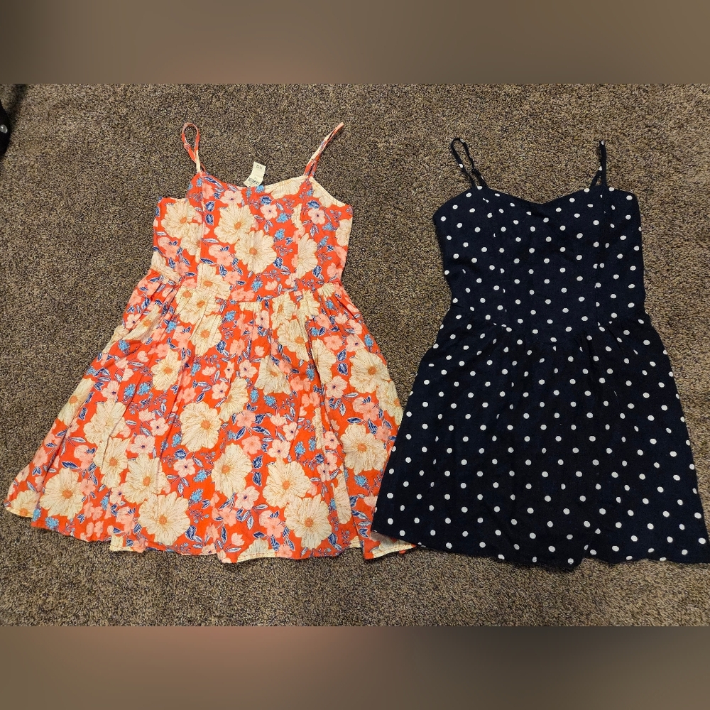 Ladies SMALL AERIE NWT & HOLLISTER A-line dresses! Floral & Navy Polka Dot!